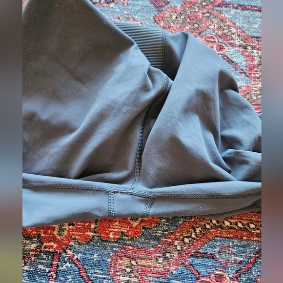 Vuori High Rise 7/8 Length Leggings with Ribbed Waistband sz S? - Picture 9 of 9